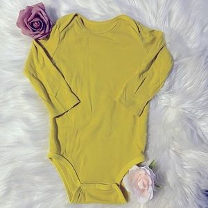 ✨Primary 9-12 Months Long Sleeve Onesie✨